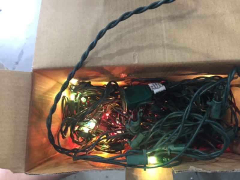 Photo 3 of 2 ITEMS 
Home Accents Holiday 300L NET LIGHTS MULTI BULB NET SIZE 4' X 6' (X2)
