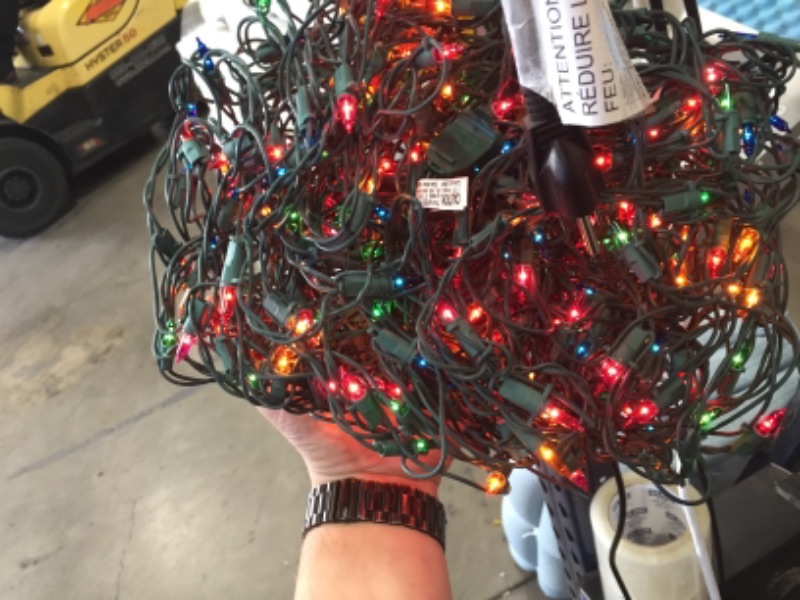 Photo 2 of 2 ITEMS 
Home Accents Holiday 300L NET LIGHTS MULTI BULB NET SIZE 4' X 6' (X2)
