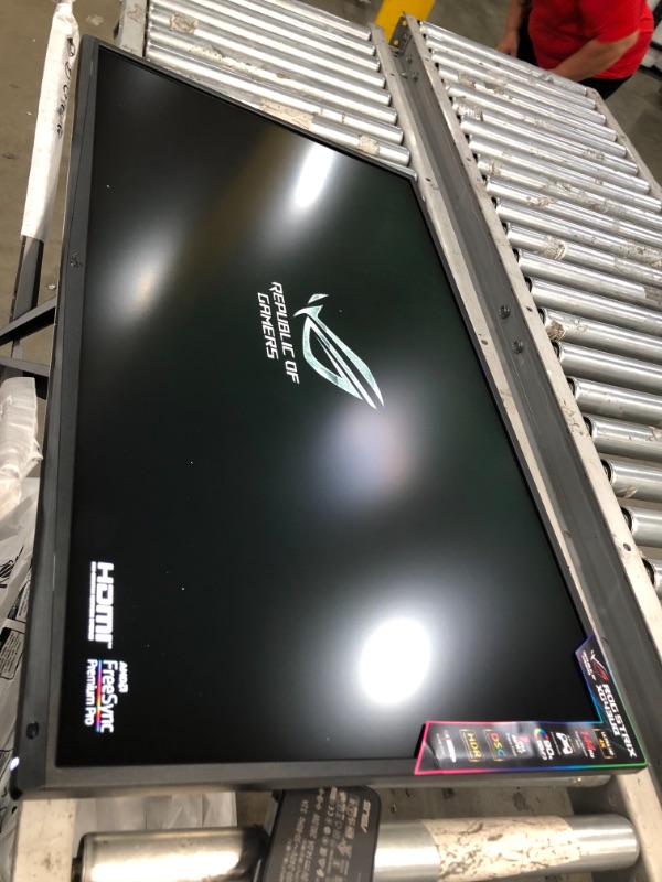 Photo 10 of ASUS ROG Strix 43” 4K HDR DSC Gaming Monitor (XG43UQ) - UHD (3840 x 2160), 144Hz, 1ms, HDMI 2.1, Extreme Low Motion Blur Sync, FreeSync Premium Pro, DisplayHDR1000, DCI-P3 90%, DisplayPort, USB
