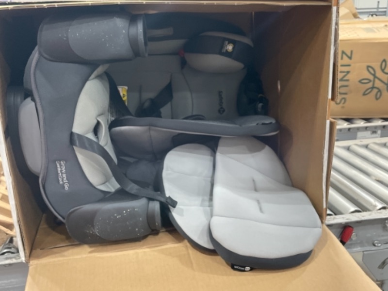 Photo 2 of Chicco Convertible Car Seat - Carbon