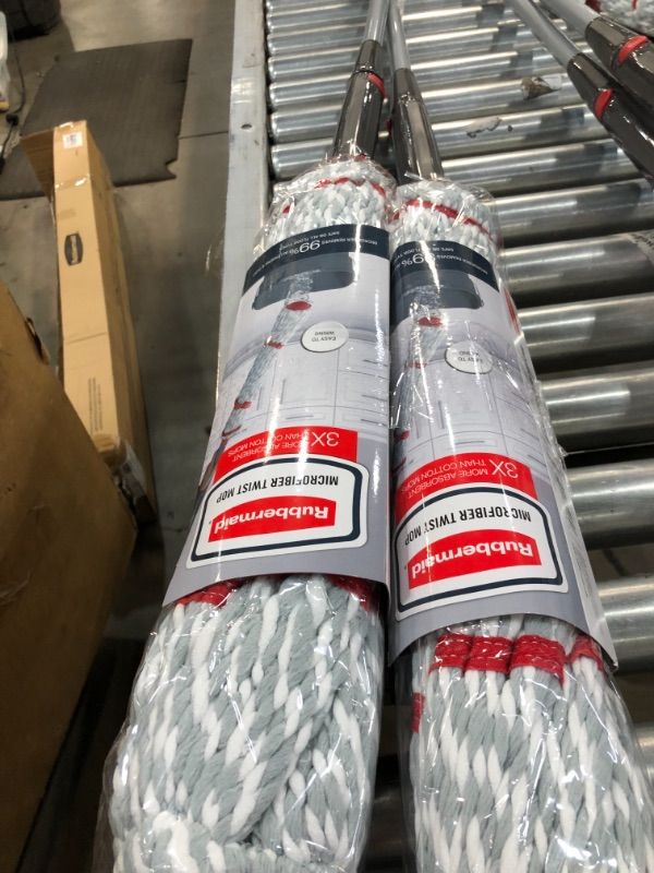 Photo 1 of 2 Rubbermaid
Microfiber Twist Mops