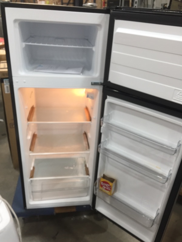 Photo 2 of Vissani
7.1 cu. ft. Top Freezer Refrigerator in Stainless Steel Look