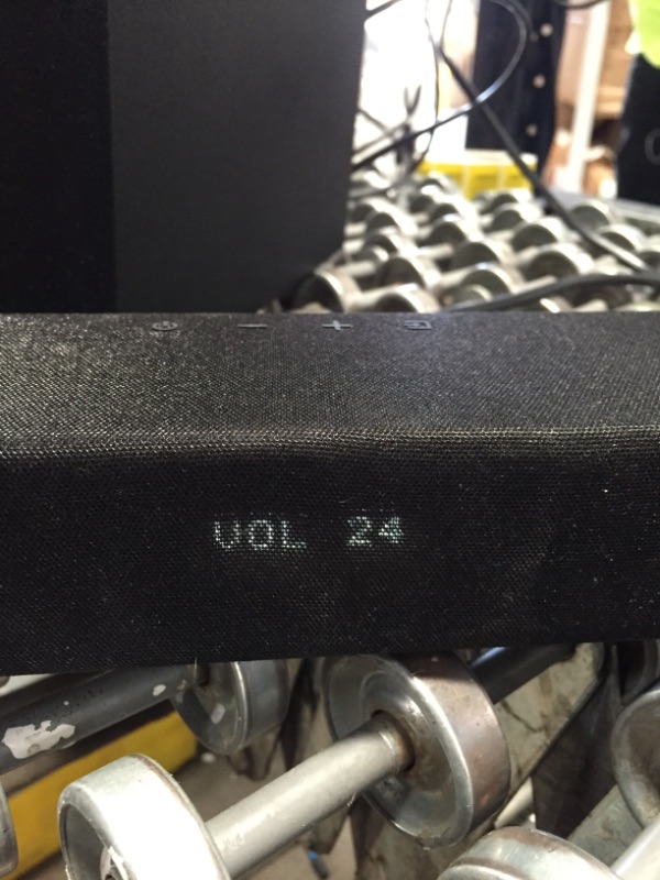 Photo 1 of PARTS ONLY// SAMSUNG HW-T450 2.1ch Soundbar with Dolby Audio (2020)

//powers on//nonfunctional 