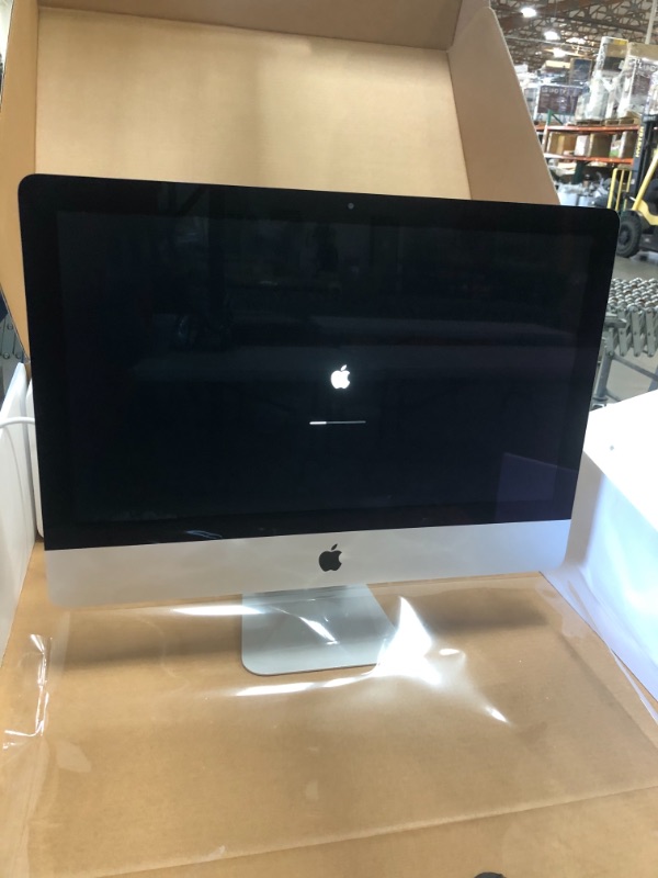 Photo 2 of 2020 Apple iMac with Retina 4K Display (21.5-inch, 8GB RAM, 256GB SSD Storage, 3.6GHz Quad-Core Intel Core I3, AMD Radeon Pro 555X 2GB)
