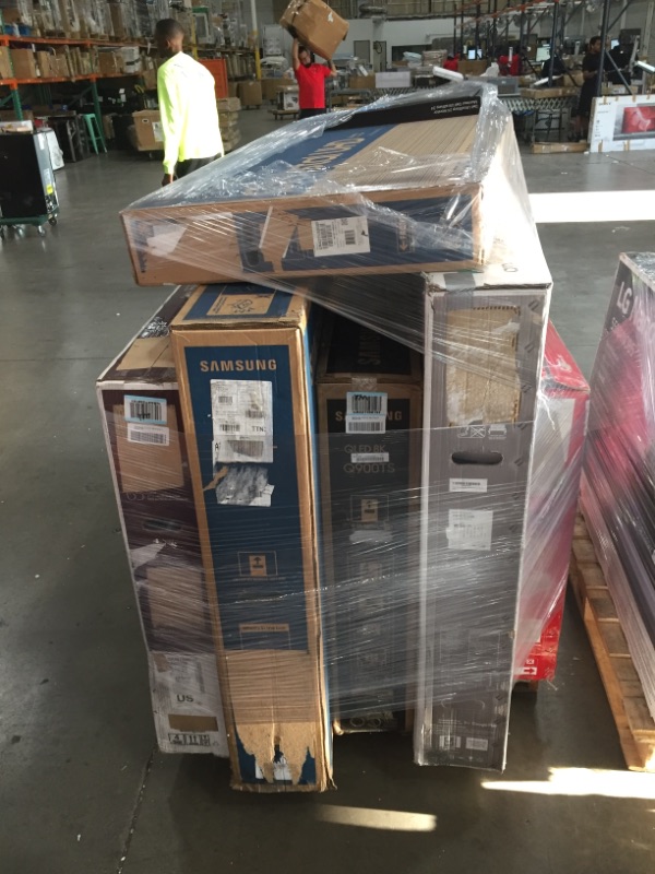 Photo 1 of pallet of 7 broken/damaged tv and monitors

//missing components// damaged// some nonfunctional//parts only//