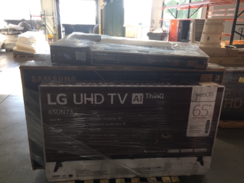 Photo 1 of pallet of 7 broken/damaged tv and monitors

//missing components// damaged// some nonfunctional//parts only//