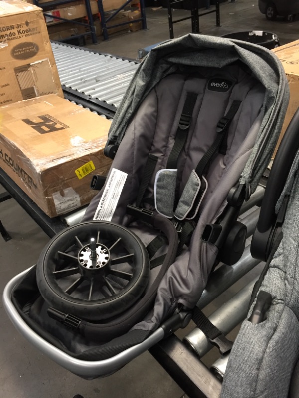 Photo 5 of EVENFLO PIVOT XPAND MODULAR TRAVEL SYSTEM WITH SAFEMAX INFANT CAR SEAT COLOR: ROAN
