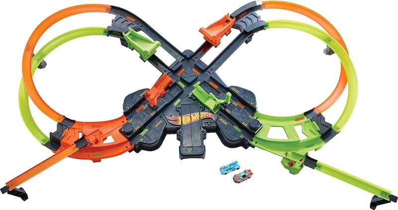 Photo 1 of Hot Wheels Colossal Crash Track Set, Figure 8 Track Set, Competitive Play, Aerial Stunt
