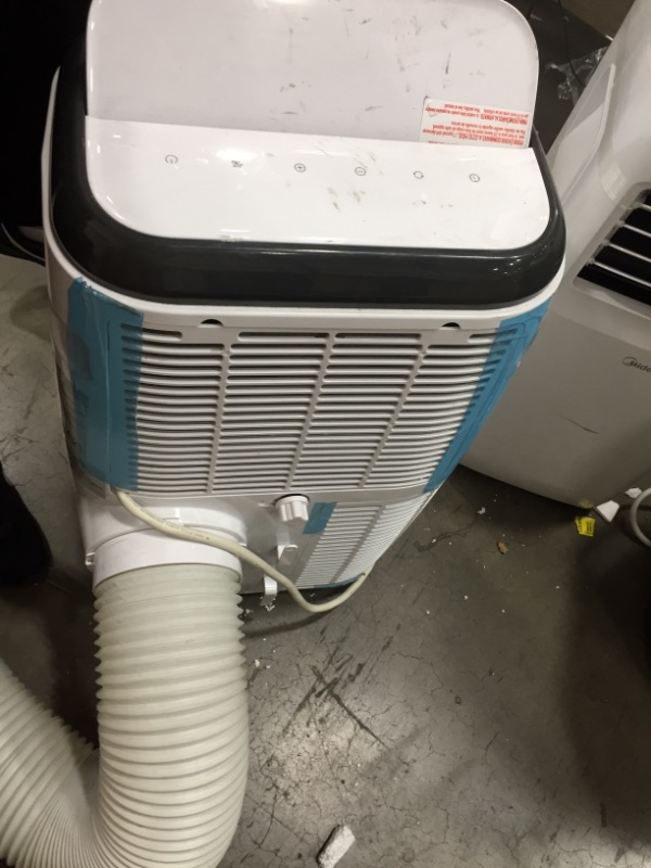 Photo 5 of BLACK+DECKER BPP10HWTB Portable Air Conditioner with Heat and Remote Control, 10,000 BTU SACC/CEC (14,000 BTU ASHRAE), Cools Up to 450 Square Feet, White
**MISSING COMPONENTS NO REMOTE, USED CONDITION**
