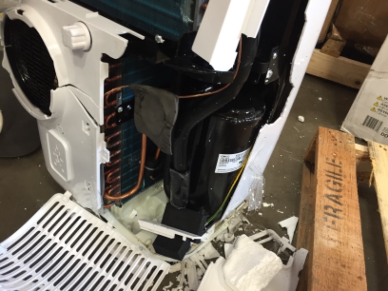 Photo 7 of BLACK+DECKER BPP10WTB Portable Air Conditioner with Remote Control, 10,000 BTU SACC/CEC (14,000 BTU ASHRAE), Cools up to 450 Square Feet, White
**DAMAGED, TURNS ON, MISSING COMPONENTS**