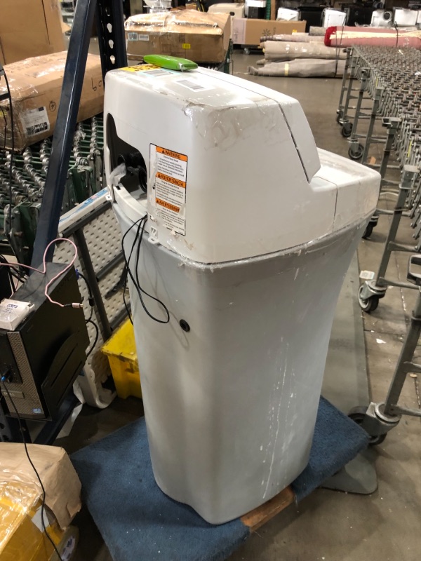 Photo 1 of Whirlpool WHES30E 30,000 Grain Softener | Salt & Water Saving Technology | NSF Certified | Automatic Whole House Soft Water Regeneration, 0.75 inches, Off-White
**USED, COULD NOT TURN ON OR FUNCTION**

