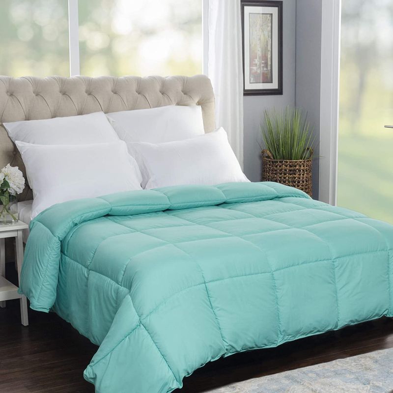 Photo 1 of AMAZON BASICS FULL/QUEEN Comforter: 86" IN X 90 IN