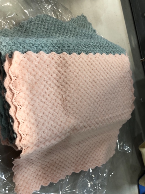 Photo 5 of 8pcs Easy Clean Nanoscale Streak-Free Reusable Cleaning Cloths, Fish Scale Microfiber Polishing Cleaning Cloth in Stock, Wave Pattern Fish Scale Cloth Rag,...
SIMILAR TO PHOTO(BLUE AND PINK)