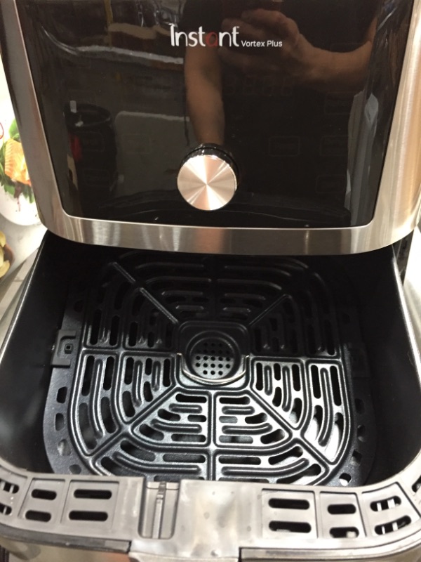 Photo 3 of Instant Pot Vortex Plus 6-in-1 Air Fryer, 6 Quart, 6 One-Touch Programs, Air Fry, Roast, Broil, Bake, Reheat, and Dehydrate
PREVIOUSLY OPENED