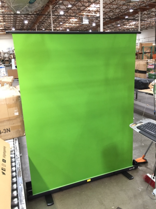 Photo 2 of Elgato Green Screen - Collapsible Chroma Key Panel for Background Removal with Auto-locking Frame, Wrinkle-Resistant Chroma-Green Fabric, Aluminum Hard Case, Ultra-Quick Setup and Breakdown Dimensions: 58.27 x 70.87 inch (screen);  64.76 x 4.13 x 4.53 inc