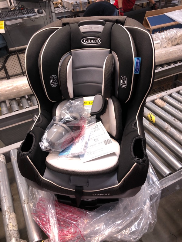 Photo 1 of Graco Extend2Fit Convertible Car Seat - Gotham