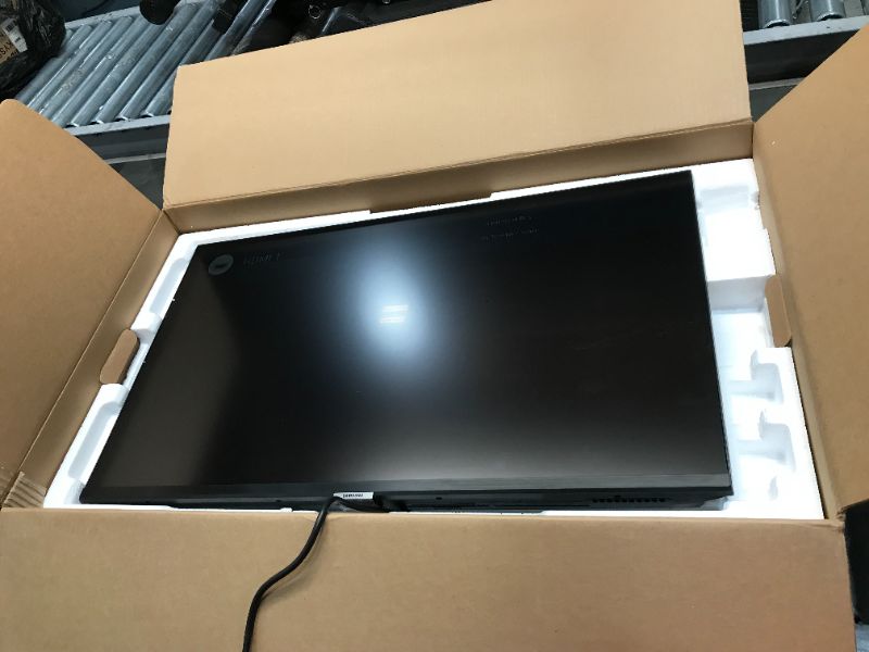 Photo 4 of AM702 Series LS32AM702UNXZA 32" Smart Tizen 4K UHD Monitor