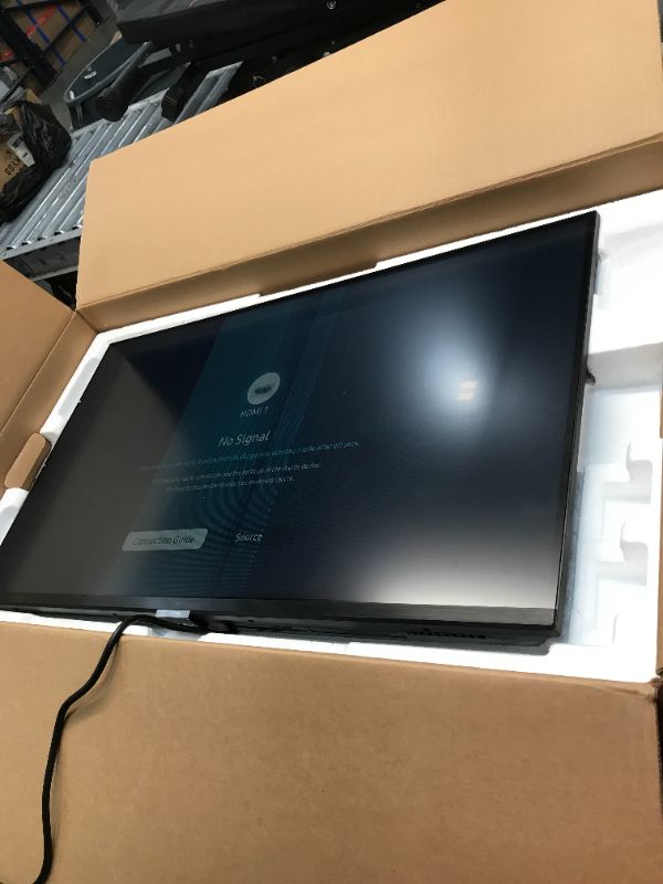 Photo 7 of AM702 Series LS32AM702UNXZA 32" Smart Tizen 4K UHD Monitor