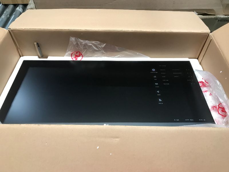 Photo 1 of LG 34WK650-W - 34" Class 21:9 UltraWide® Full HD IPS LED Monitor with HDR 10 (34" Diagonal)