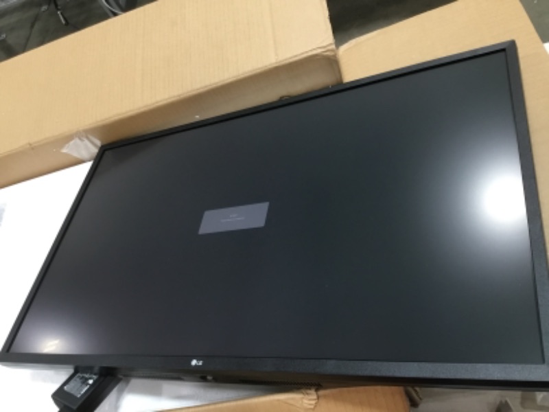 Photo 2 of LG 32" UHD 4K Monitor