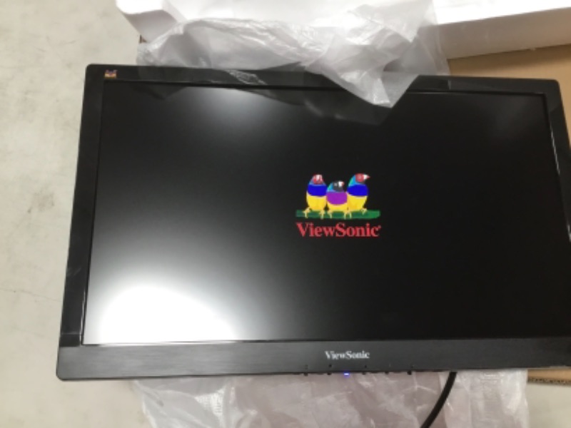 Photo 2 of 19.5" LED HD Monitor (VGA)