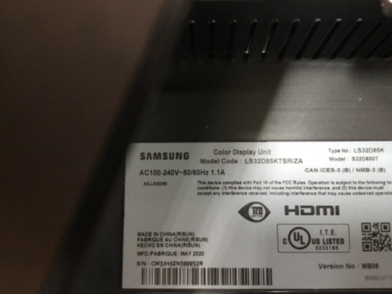 Photo 3 of SAMSUNG 32" Flat (2560 x 1440) QHD Monitor -LS32D85KTSR/ZA