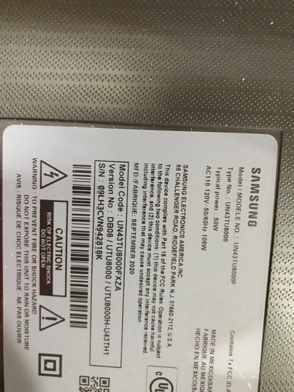 Photo 4 of *selling for parts, NO RETURNS* nonfunctional 
SAMSUNG 43-inch Class Crystal UHD TU-8000 Series - 4K UHD HDR Smart TV with Alexa Built-in (UN43TU8000FXZA, 2020 Model)
