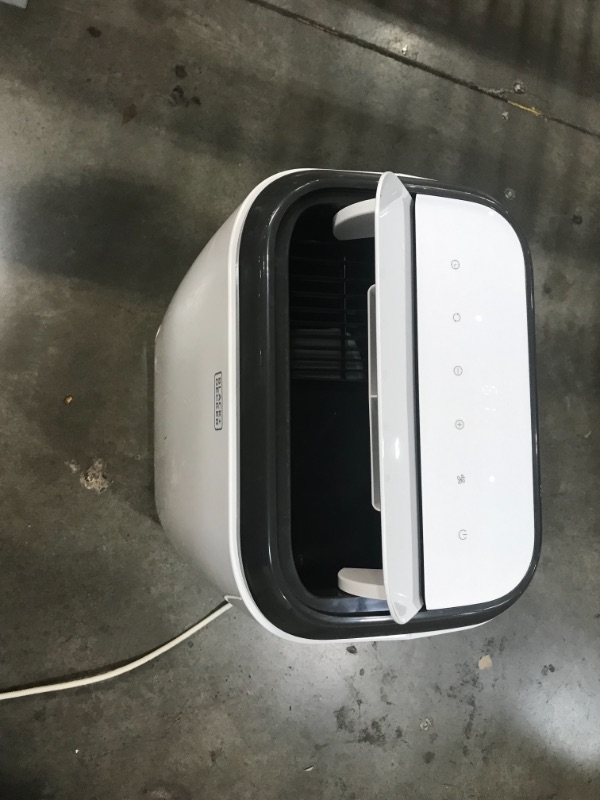 Photo 5 of BLACK+DECKER BPP05WTB Portable Air Conditioner with Remote Control, 5,000 BTU SACC/CEC (8,000 BTU ASHRAE), White
**MISSING SOME ACCESSORIES**BLOWS ICE COLD**