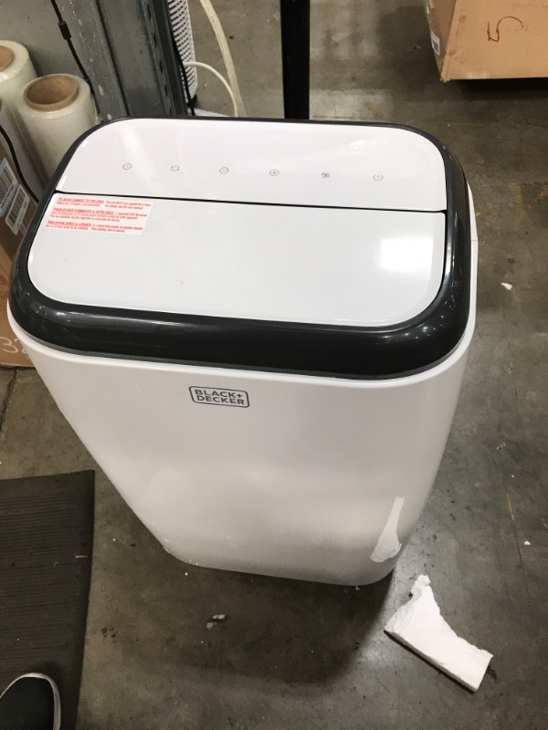 Photo 3 of **DAMAGED** Black+decker Bpp10hwtb Portable Air Conditioner with Heat and Remote Control, 10,000 BTU SACC/CEC (14,000 BTU Ashrae), Cools Up to 450 Square Feet, WH