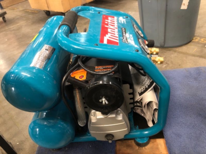 Photo 4 of **NOT WORKING** Makita MAC2400 25 HP Big Bore Air Compressor