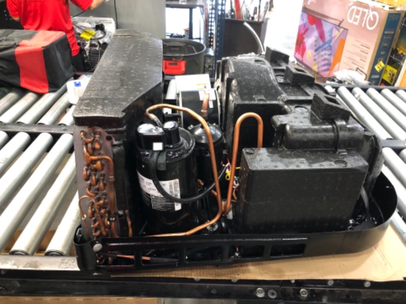 Photo 1 of PARTS ONLY
Dometic Brisk II Rooftop Air Conditioner 13500 BTU Black B57515XX1J0