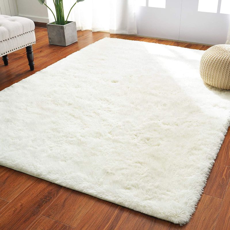 Photo 1 of 4ft  6in x  3ft 8in white rug