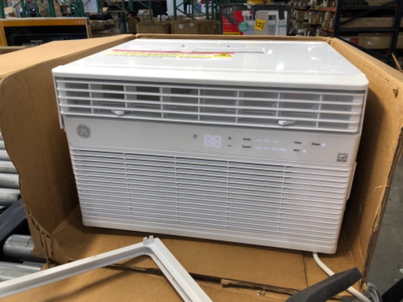 Photo 2 of NON FUNCTIONAL PARTS ONLY GE 8,000 BTU Smart Window Air Conditioner, Cools up to 350 sq. Ft, Easy Install Kit Included, Energy Star Certified, White
