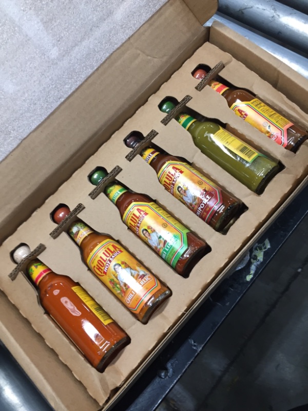Photo 1 of Cholula Hot Sauce 5 fl oz Variety Pack, 6 count | Original, Green Pepper, Chipotle, Chili Garlic, Chili Lime and Sweet Habanero
