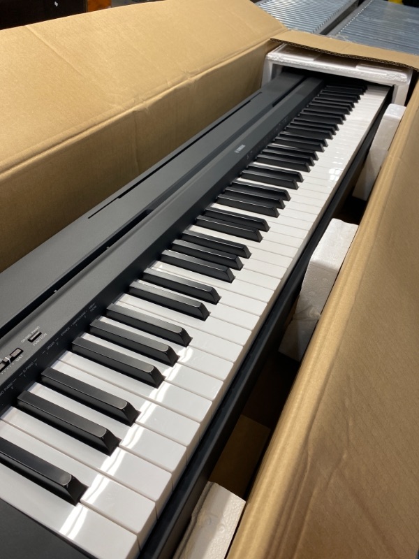 Photo 4 of YAMAHA P71 88-Key Weighted Action Digital Piano with Sustain Pedal and Power Supply (Amazon-Exclusive)
