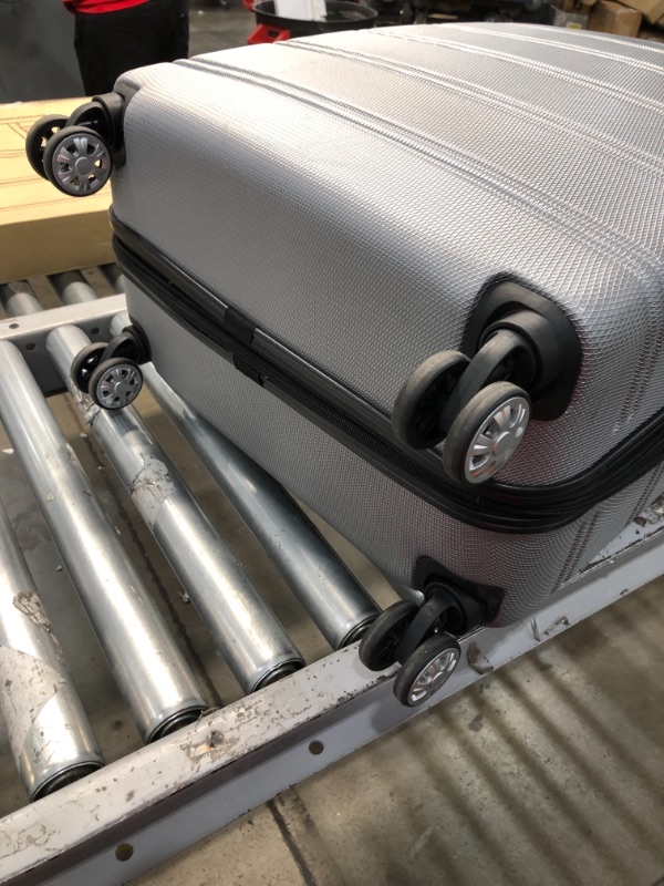 Photo 4 of *USED*
Rockland Melbourne Hardside Expandable Spinner Wheel Luggage, Silver, 2-Piece Set (20/28)
