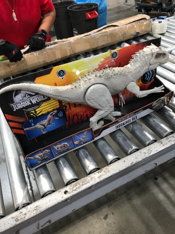 Photo 2 of ??Jurassic World Destroy ‘N Devour Indominus Rex with Chomping Mouth, Slashing Arms, Lights & Realistic Sounds, Swallows 3 ¾ Human Action Figures ?
