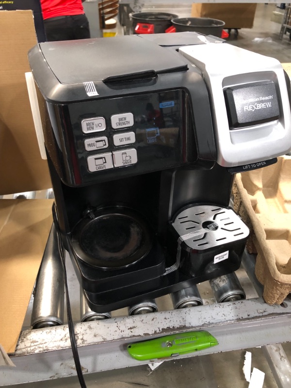 Photo 2 of *USED*
*MISSING K-cup to put grounds in*
Hamilton Beach FlexBrew Trio Coffee Maker 49954