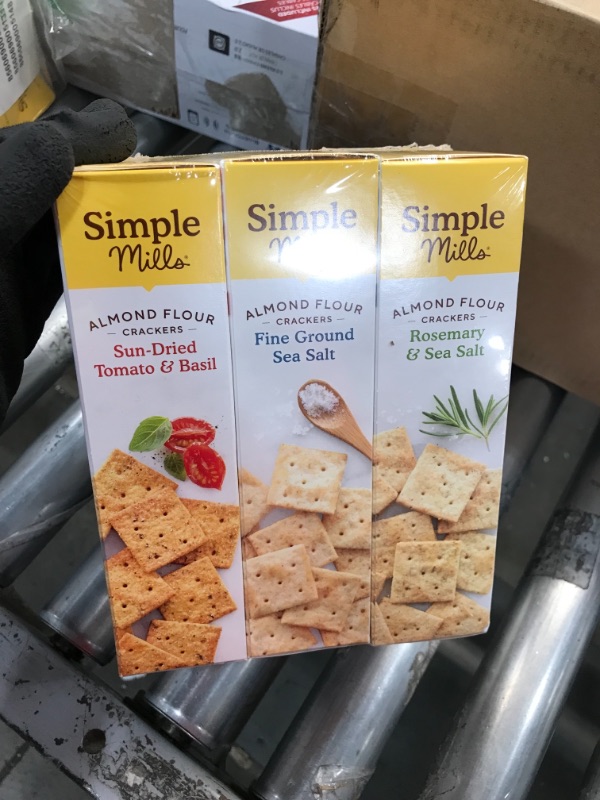 Photo 2 of *EXPIRED Aug 09 and 10 2021*
Simple Mills, Snacks Variety Pack, Fine Ground Sea Salt, Rosemary & Sea Salt, Sun-dried Tomato Basil Variety Pack, 3 Count (Packaging May Vary)
