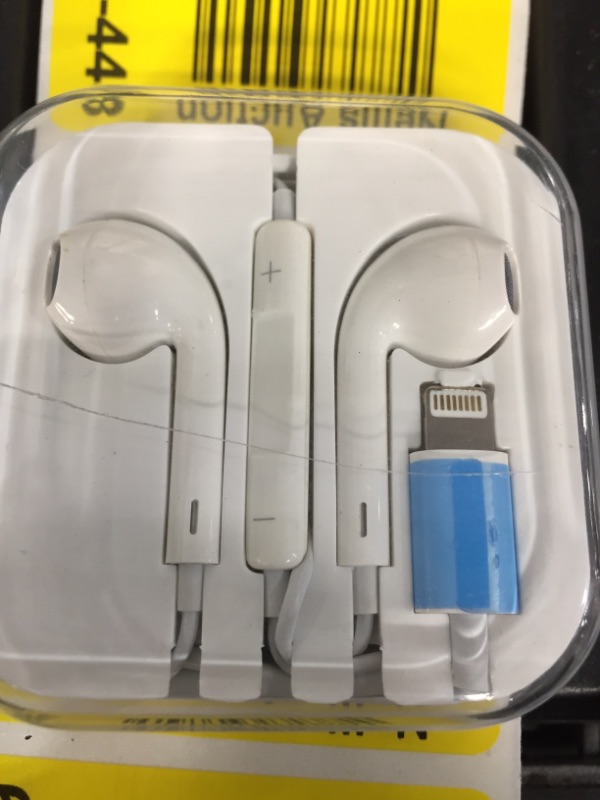 Photo 2 of 
Apple EarPods with Lightning Connector - White
Style:EarPods with Lightning Connector