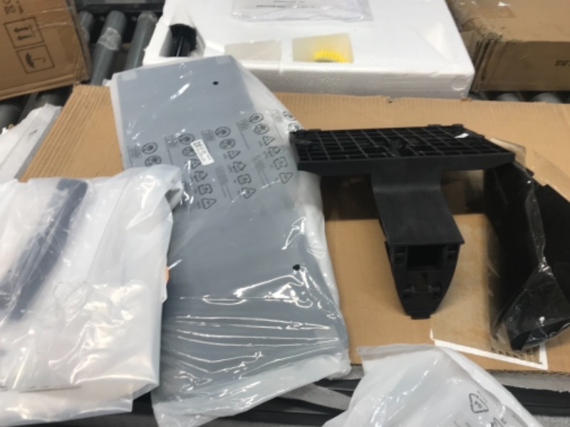 Photo 3 of SAMSUNG 50-inch Class QLED Q80T Series - 4K UHD Direct Full Array 8X Quantum HDR 8X Smart TV with Alexa Built-in (QN50Q80TAFXZA, 2020 Model)
