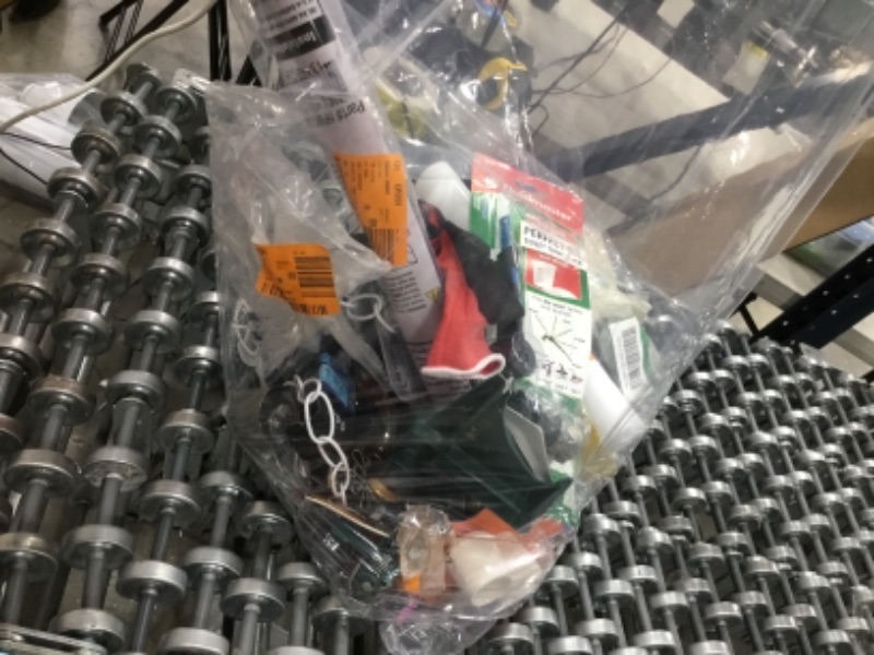 Photo 1 of BUNDLE OF ASSORTED GOODS