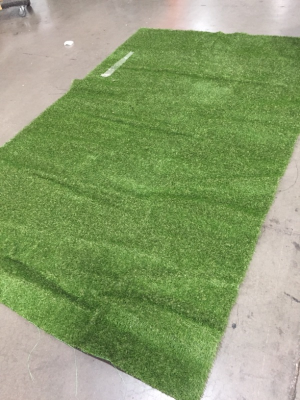 Photo 2 of Artificial Grass Turf for Indoor /Outdoor Garden Lawn 9'8"X5'11"