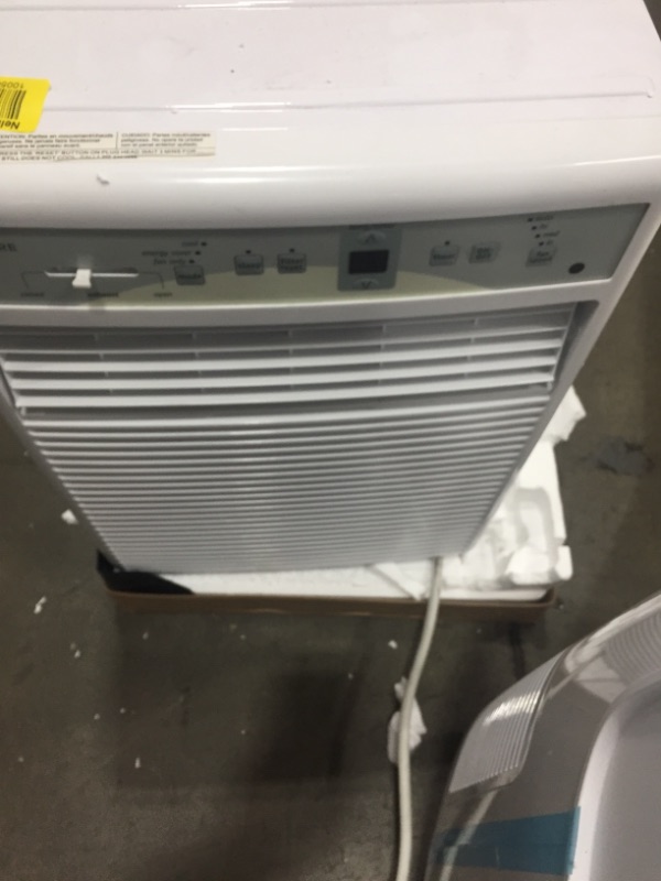 Photo 2 of FRIGIDAIRE FFRS0822S1 8000 BTU Heavy-Duty Slider Casement, Electronic, Remote Control Window Air  BLOWS BUT DONT CHILL 
*****SOLD AS-IS****
