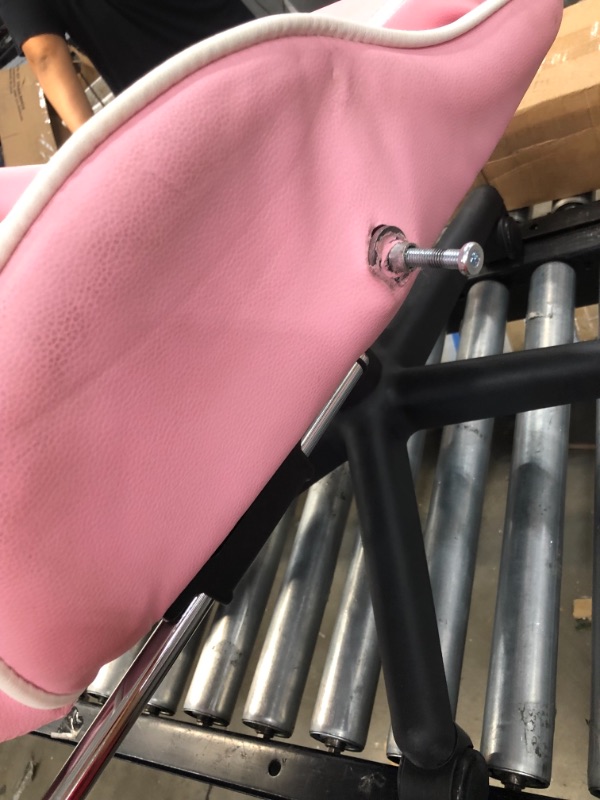 Photo 1 of pink gaming chair