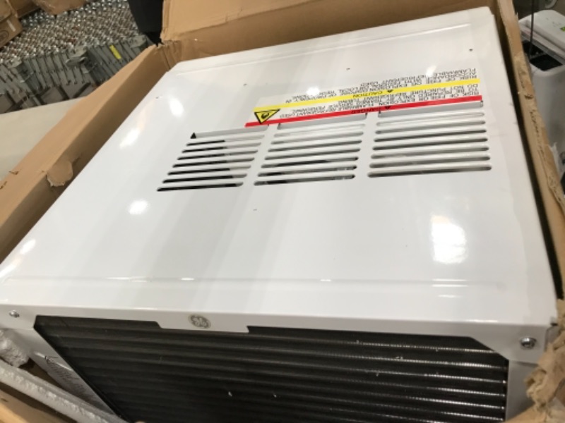 Photo 5 of DOES NOT GET COLD PARTS ONLY
GE Appliances AHY08LZ GE 8,000 BTU 115-Volt Smart Window Air Conditioner, Energy Star humidty-Meters, 115V, White
