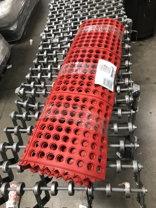 Photo 2 of Cactus Mat 2523-R Rubber VIP Prima Connecting Mat System, 3' x 3', Red
