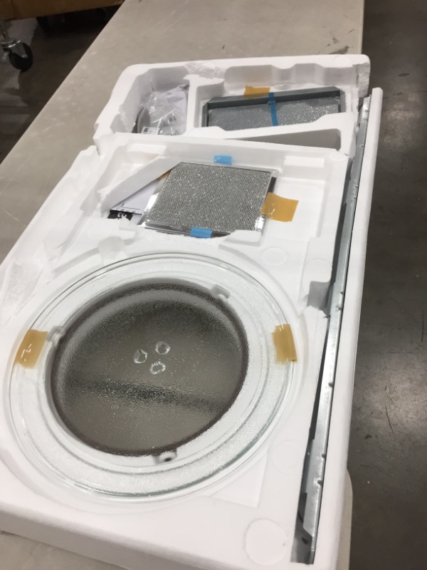 Photo 1 of Galanz GLOMJB17S2ASWZ-10 30" SpeedWave Over The Range Microwave Oven, True Convection & Sensor Technology, Air Fry & Steam Cooking, Stainless Steel, 1.7 Cu Ft, Cu.Ft

//TESTED AND WORKING