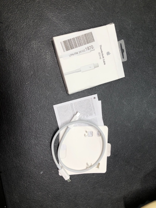 Photo 2 of Apple Thunderbolt Cable (0.5 m)