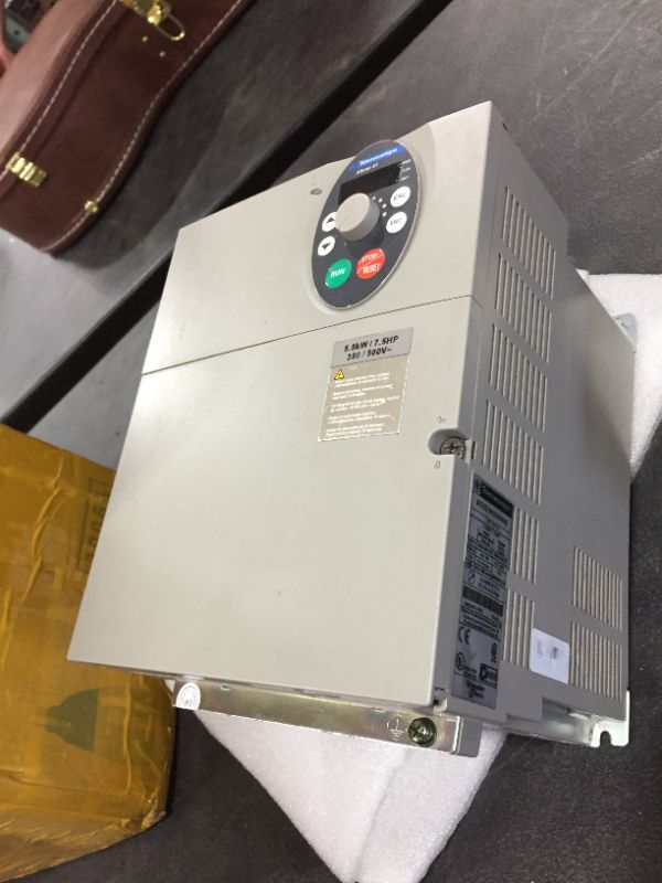 Photo 4 of Variable speed drive ATV31 - 7.5kW - 500V 3-phase supply - EMC filter - IP20
